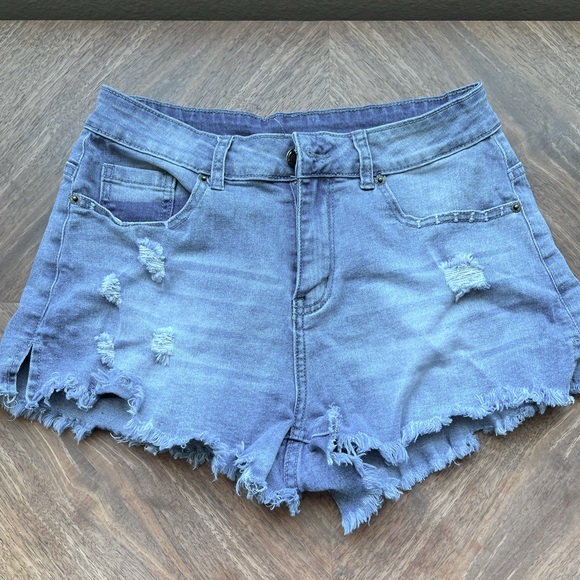 Onlypuff Women’s Denim Shorts/Hot Shorts Size Medium Mid Waisted with Pockets - Picture 2 of 7